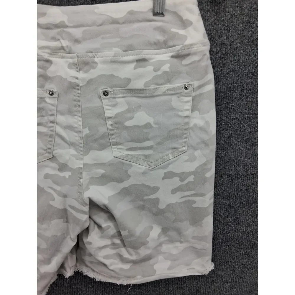 Belle By Kim Gravel Shorts Womens Size 6 White Grey Camo Camouflage - Picture 10 of 10